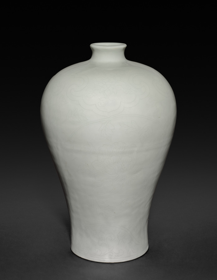 Meiping Vase with Cloud Collars and Peony (1403–24)